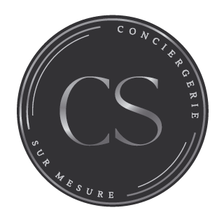 Logo rond avec écrit CS Conciergerie sur mesure en gris argent sur un fond gris anthracite