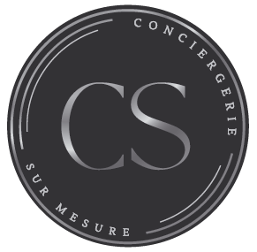 Logo rond avec écrit CS Conciergerie sur mesure en gris argent sur un fond gris anthracite